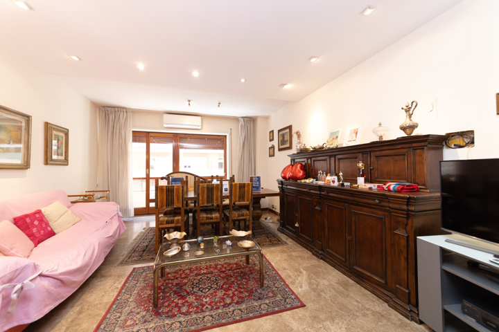 Historic Rome Apartment: 3 Bedrooms, Jacuzzi - 17