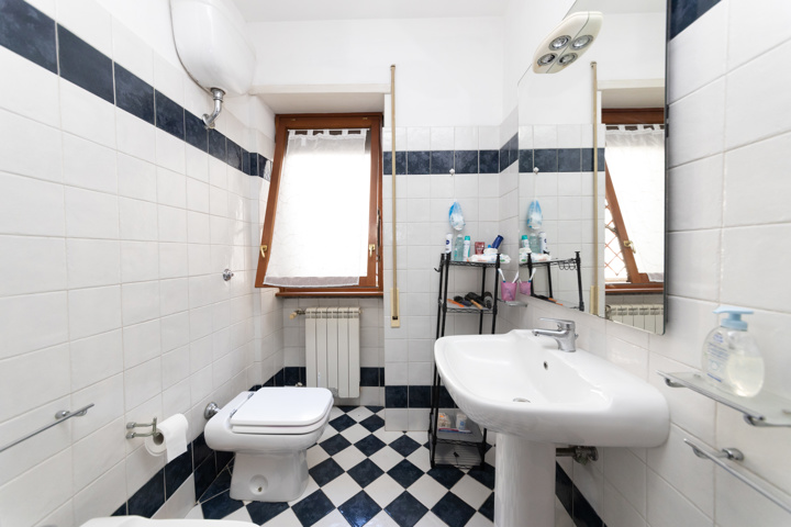 Historic Rome Apartment: 3 Bedrooms, Jacuzzi - 34