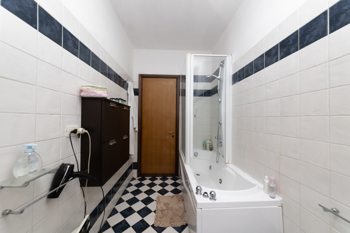 Historic Rome Apartment: 3 Bedrooms, Jacuzzi - 35