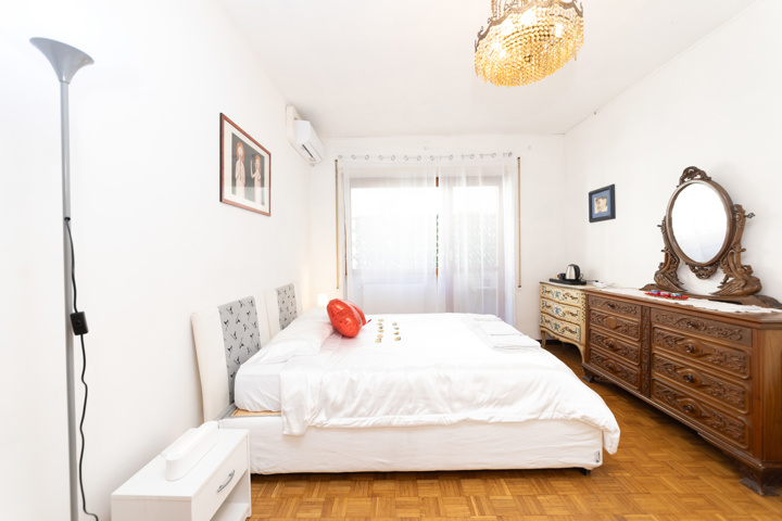 Historic Rome Apartment: 3 Bedrooms, Jacuzzi - 47