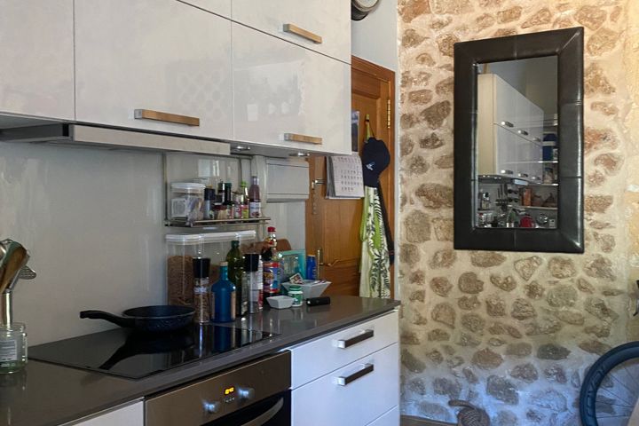 Beautiful apartment in town surrounded by mountain - 2