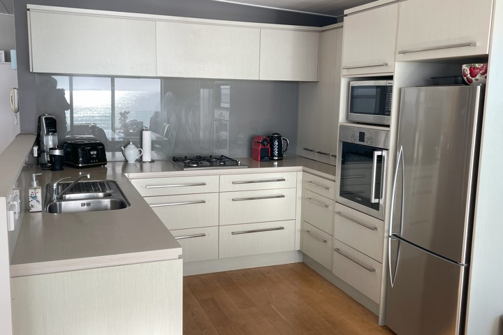 Beachfront Paradise in Papamoa, NZ - 8