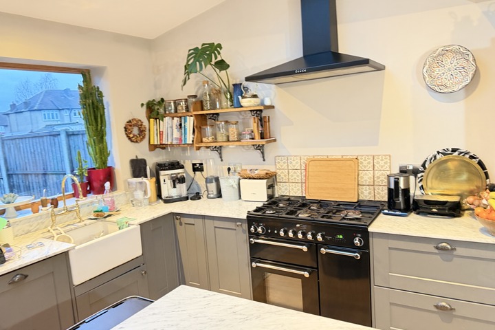 Lovely family house in South west london - 6