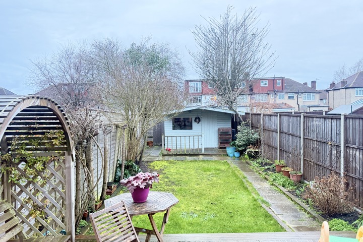 Lovely family house in South west london - 11