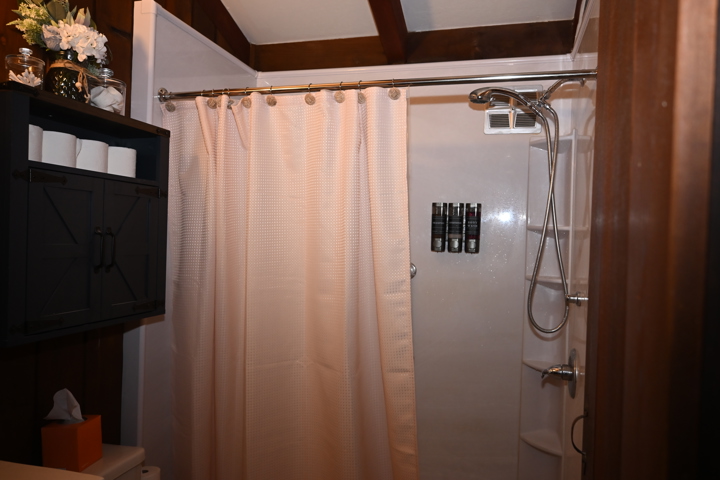 Cozy Home near Lake Erie and Ohio Wine country - 14