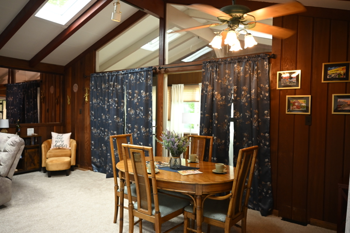 Cozy Home near Lake Erie and Ohio Wine country - 2