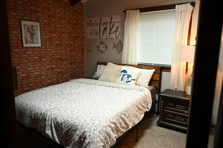 Cozy Home near Lake Erie and Ohio Wine country - 11