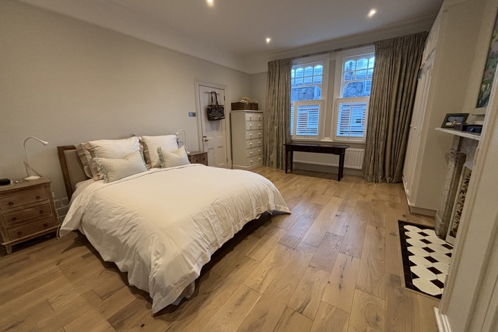 Victorian Double Fronted Home - 14