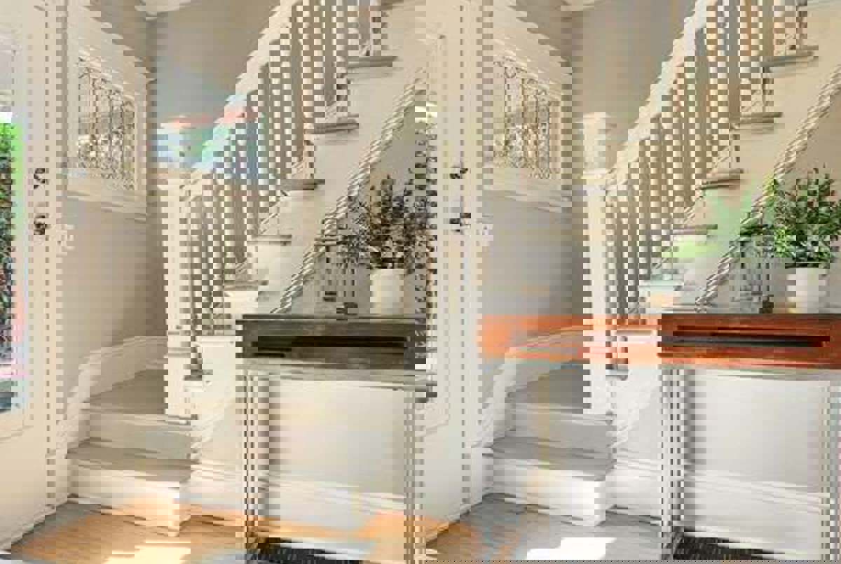 1910 Craftsman Just Outside of Downtown Seattle