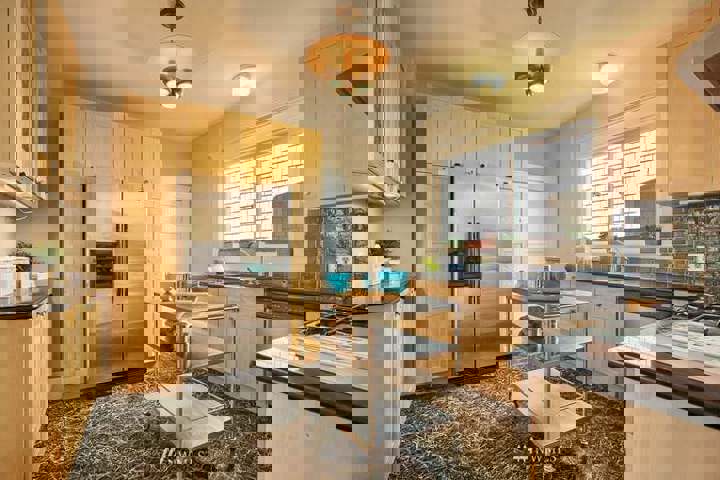 1910 Craftsman Just Outside of Downtown Seattle - 9