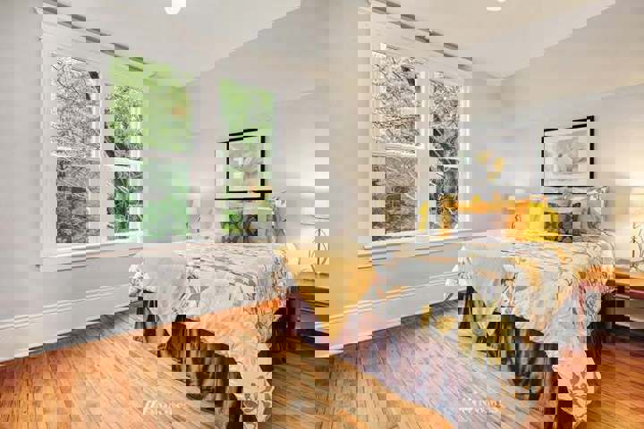 1910 Craftsman Just Outside of Downtown Seattle - 7