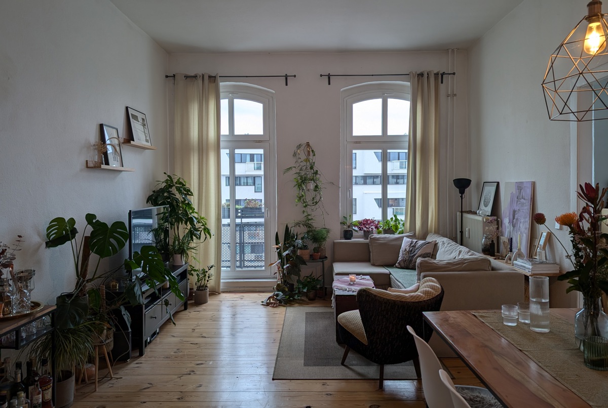 sunny apartment with water view