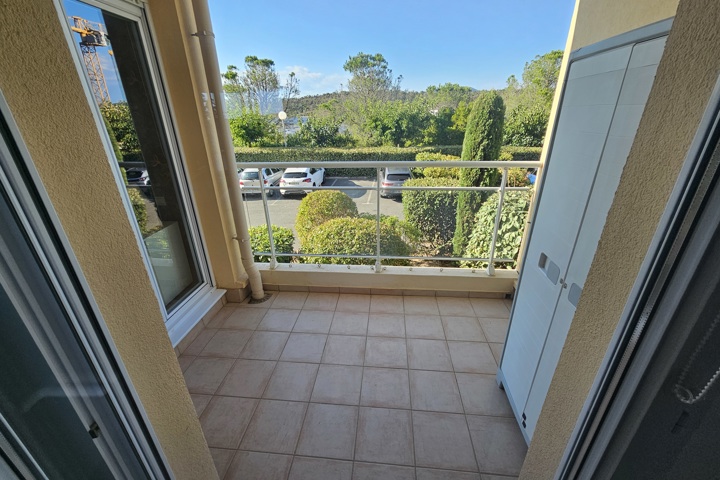 échange appartement standing 57m2 st raphael var - 9