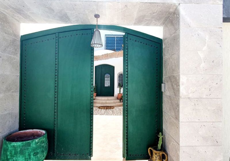 home swap in La Marsa, Tunisia