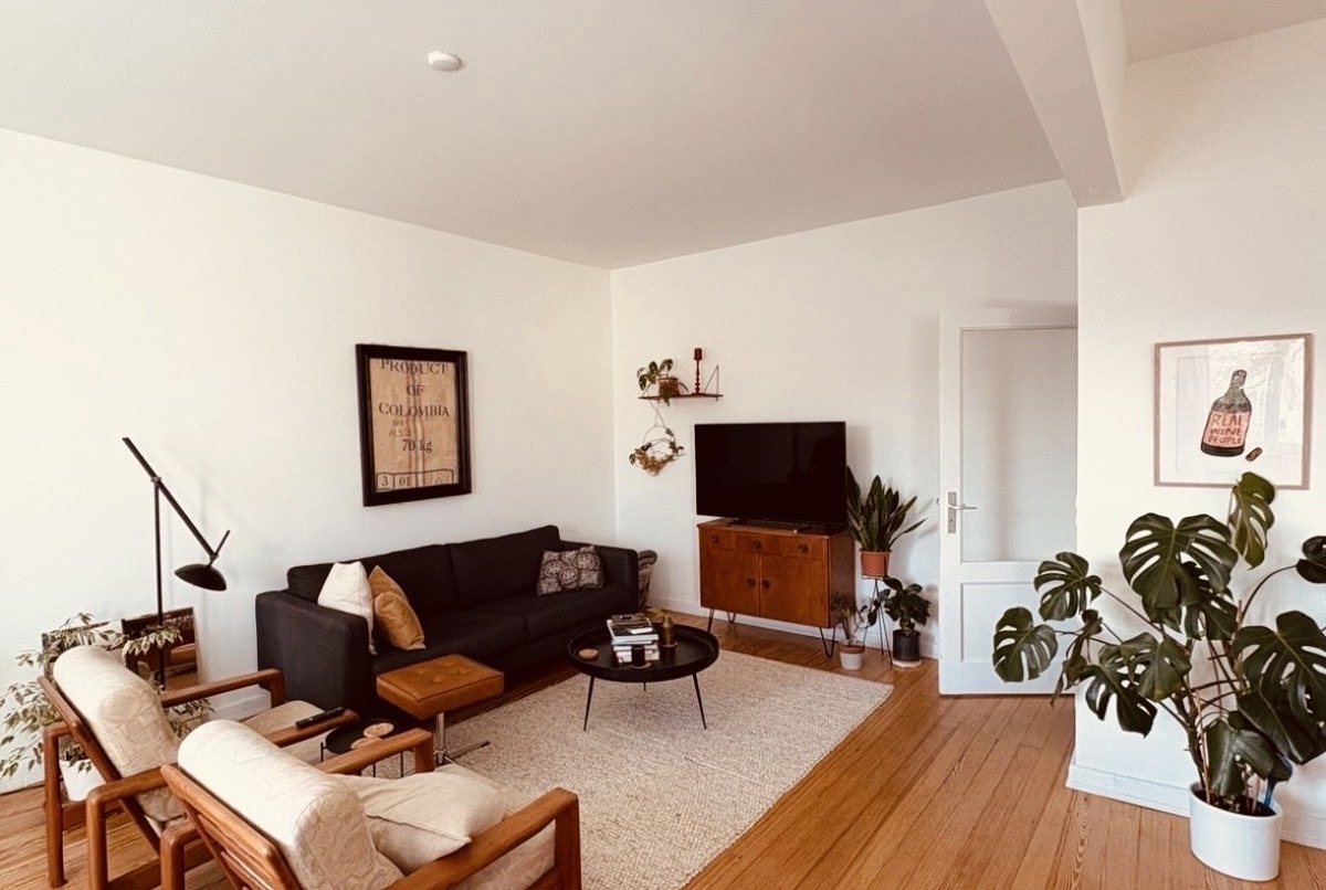 Bright 3-Room Apartment with 2 Balconies