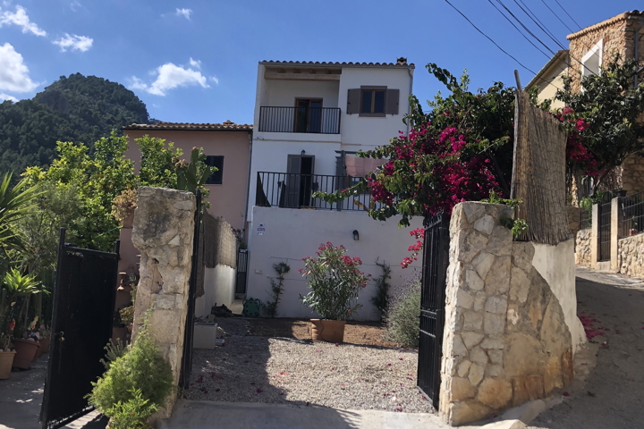 Home with a view and 300 days of sun - 2