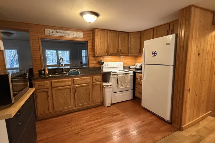 Welcoming Cabin Getaway - Bigfork, Montana - 2