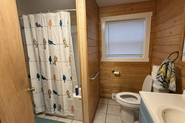 Welcoming Cabin Getaway - Bigfork, Montana - 3