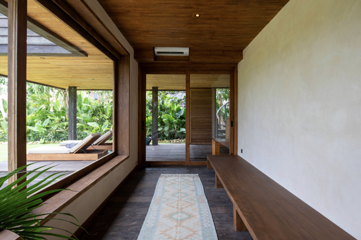 Wooden villa overlooking the ocean - 5