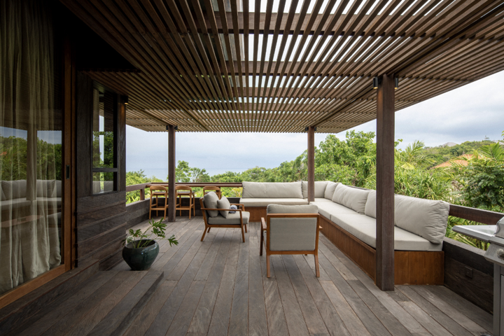 Wooden villa overlooking the ocean - 7