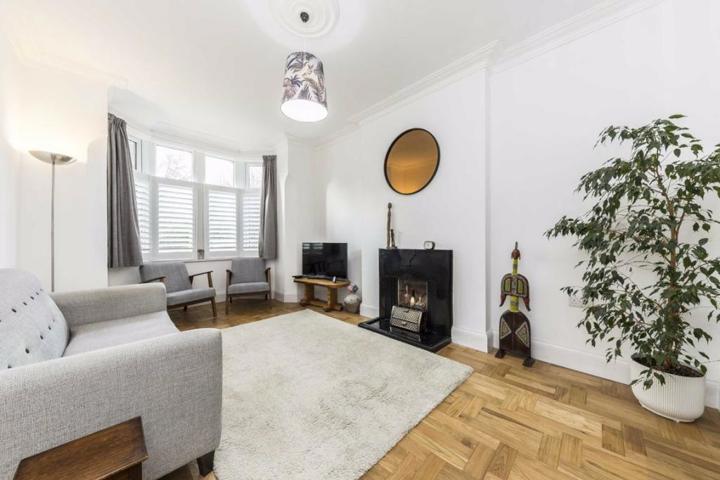 Leafy London Home - 1