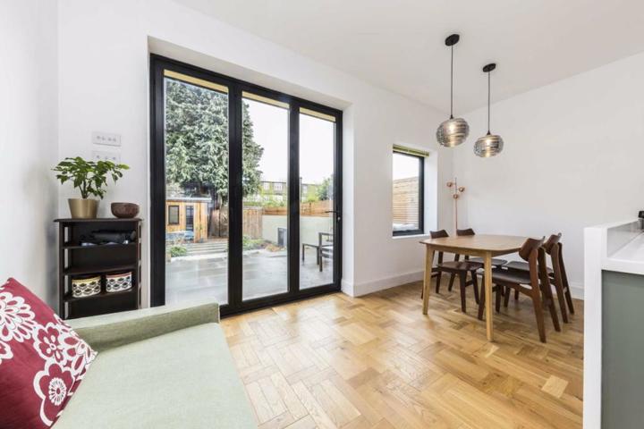 Leafy London Home - 3