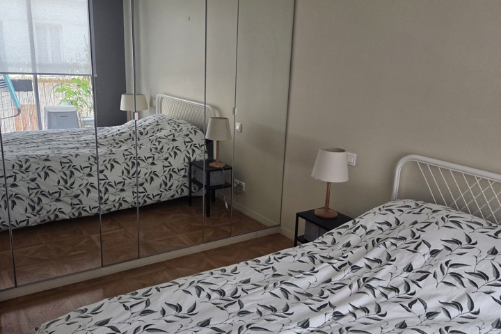 Stylish Parisian Flat with Sunny Balcony - 5