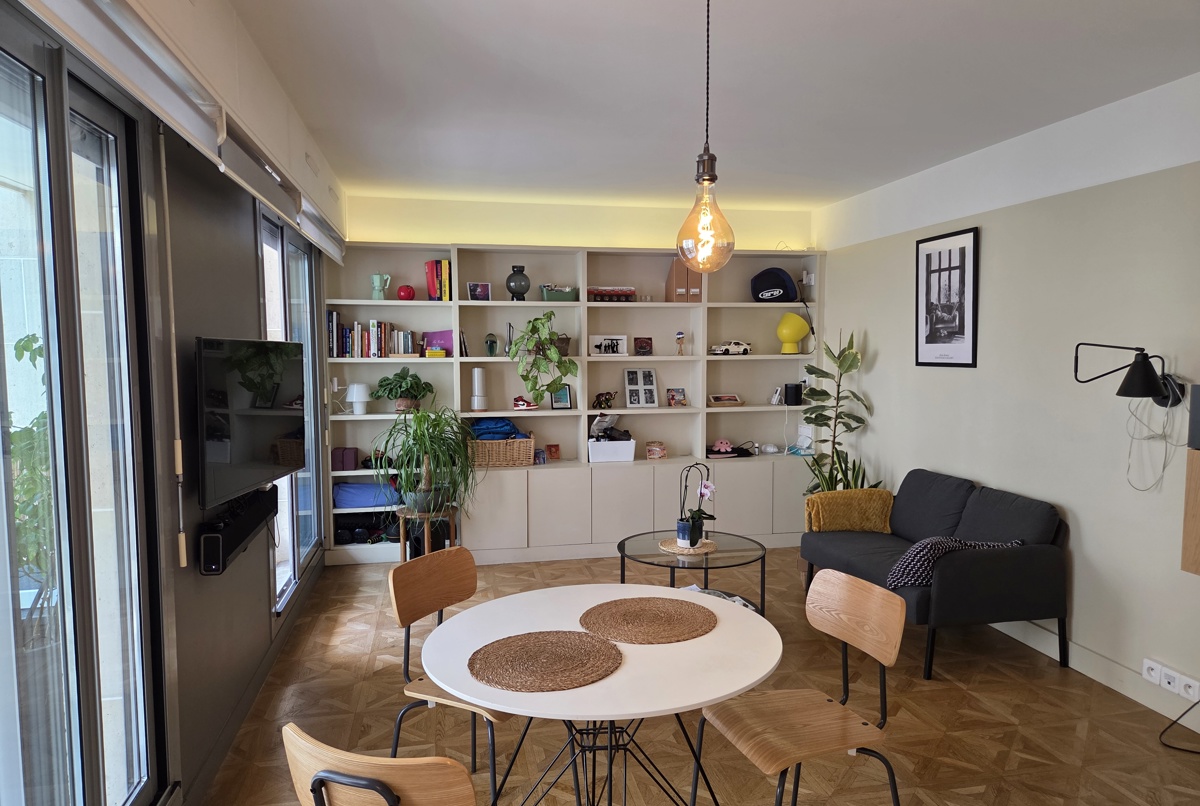 Stylish Parisian Flat with Sunny Balcony