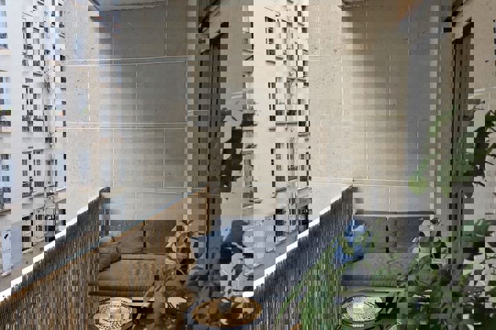 Stylish Parisian Flat with Sunny Balcony - 1