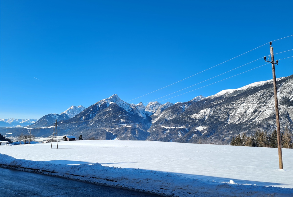 Cozy Home with Mountain few.