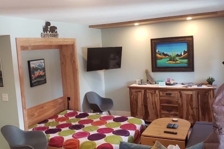 Cozy Mountain Retreat in Canmore – 1 Bedroom + Bon - 1