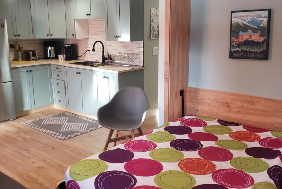 Cozy Mountain Retreat in Canmore – 1 Bedroom + Bon