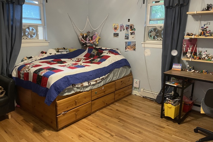 Family Home with large backyard, walkable town - 7