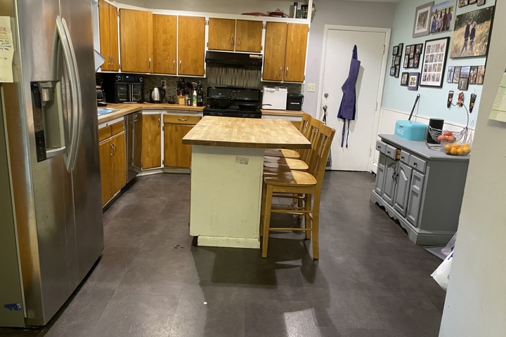 Family Home with large backyard, walkable town - 3