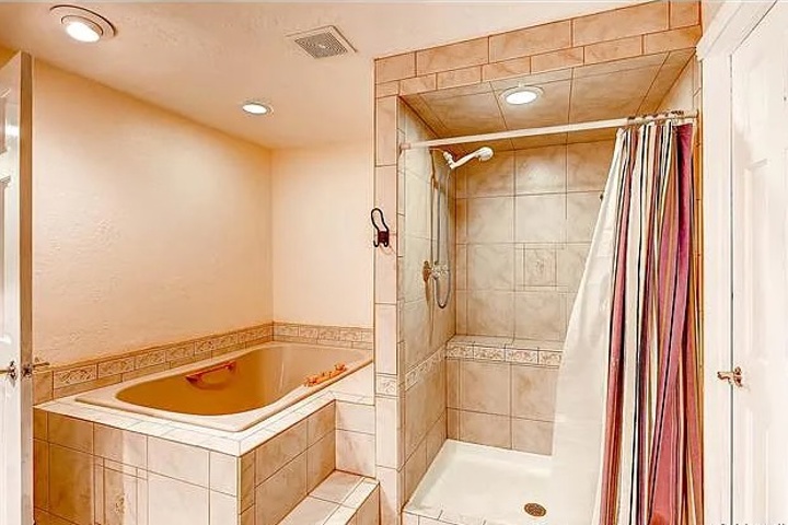 Family Home with large backyard, walkable town - 18