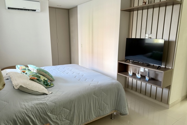 Sunrise Oceanfront Luxury • Toes-in-the-Sand - 16