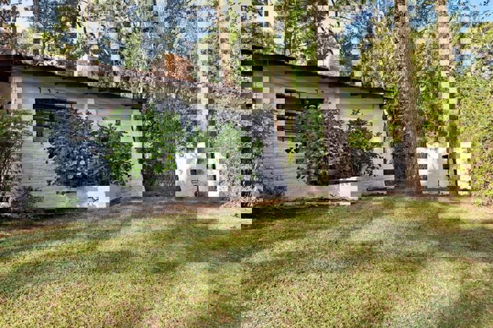Charming beach cottage - 4