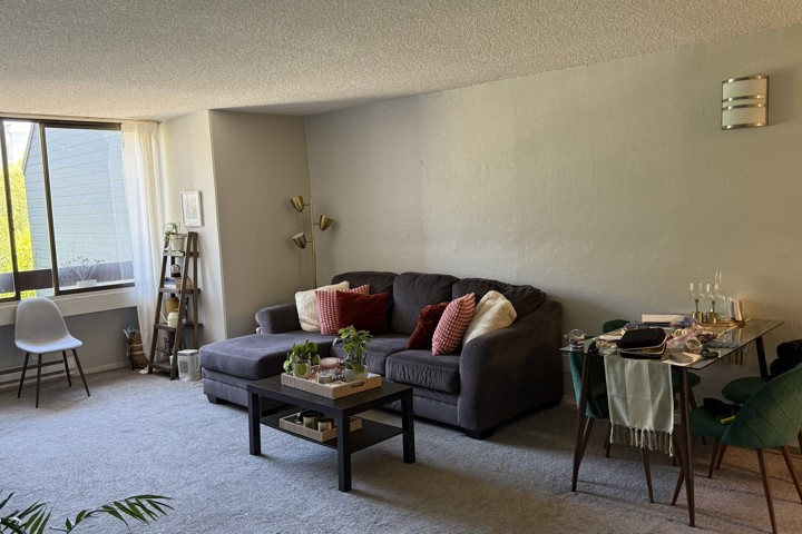 1 Bedroom Apartment with Lafayette Park Views - 2