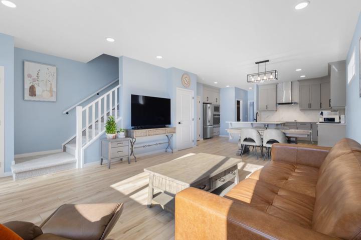 A modern laned home located in the heart ofCalgary - 4
