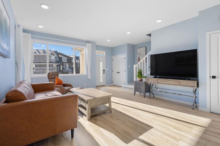 A modern laned home located in the heart ofCalgary - 5