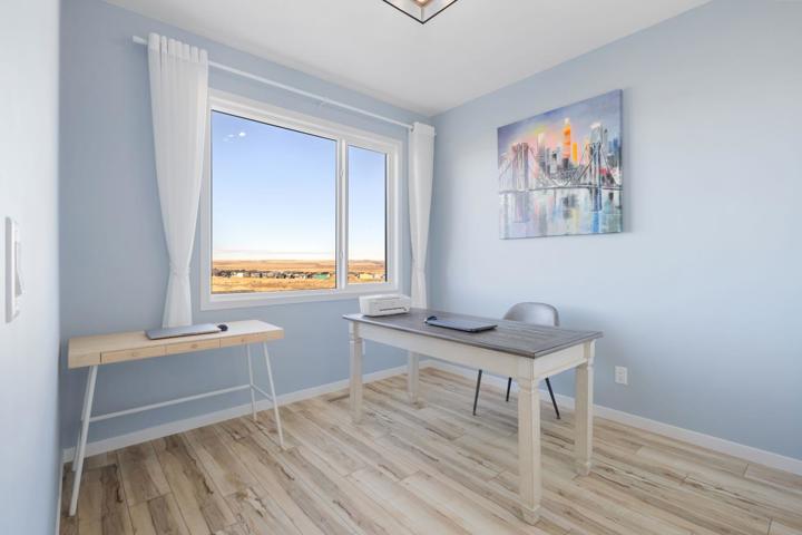 A modern laned home located in the heart ofCalgary - 11