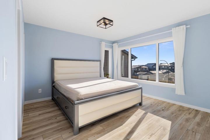 A modern laned home located in the heart ofCalgary - 15