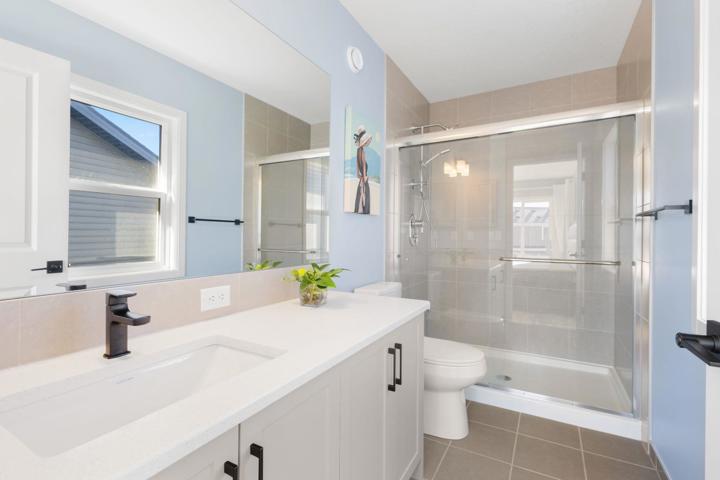 A modern laned home located in the heart ofCalgary - 18