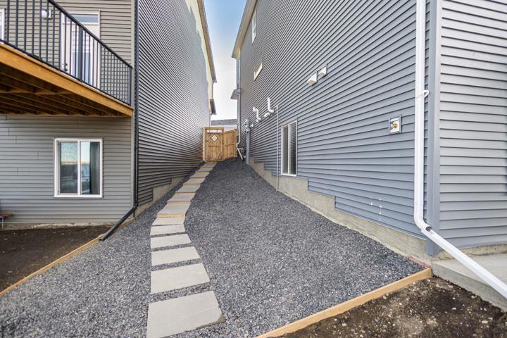 A modern laned home located in the heart ofCalgary - 26