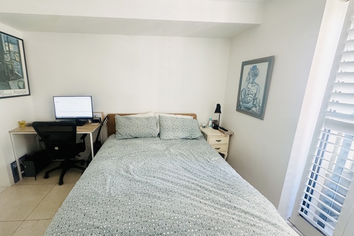 Bright eaststide apartment - 5