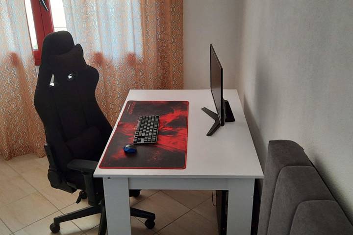 Perfect location close to the sea - 1