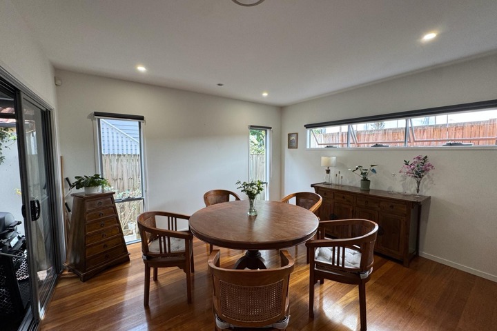 Inner City Trendy House - 1