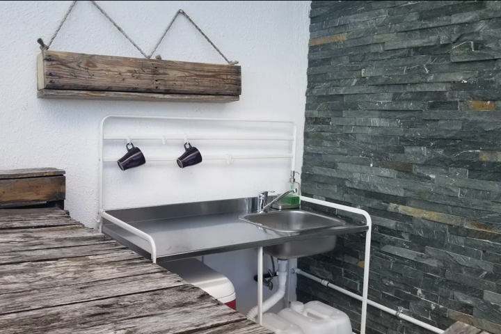 Modern & Stylish 2 level, 3 bedroom PH - 1