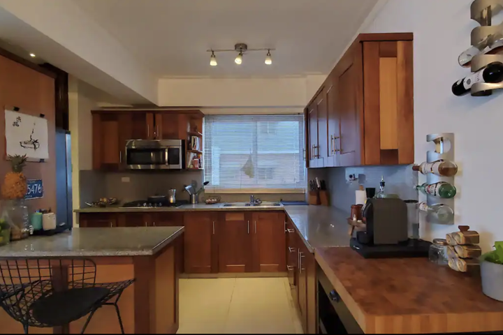 Modern & Stylish 2 level, 3 bedroom PH - 4