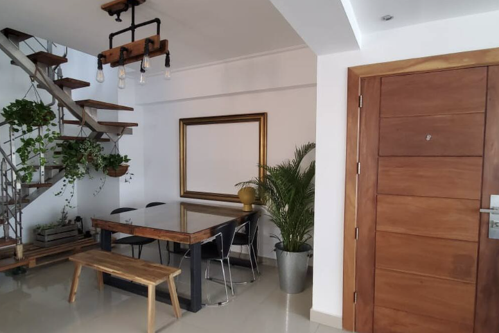 Modern & Stylish 2 level, 3 bedroom PH - 9